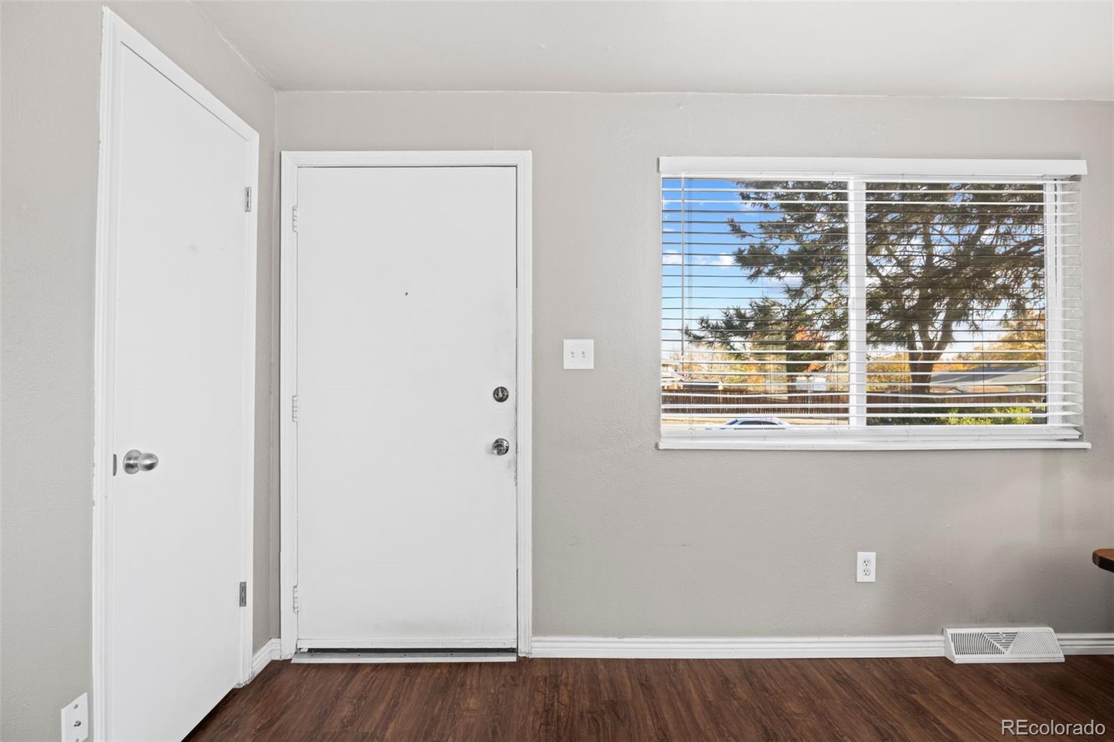 MLS Image #2 for 1192 s eagle circle a,aurora, Colorado