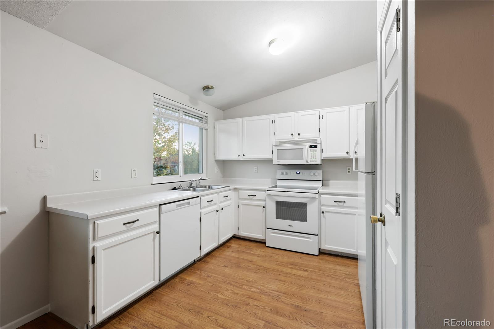 MLS Image #7 for 19722 e oxford drive,aurora, Colorado