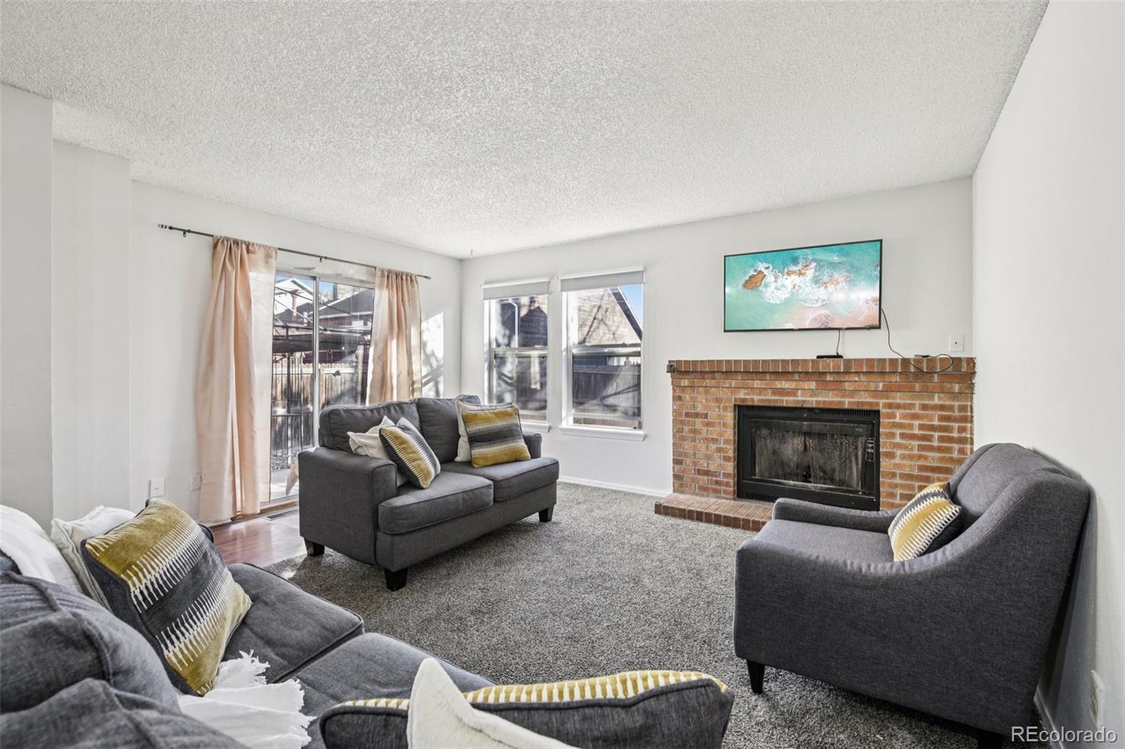 MLS Image #3 for 19056 e 16th place,aurora, Colorado
