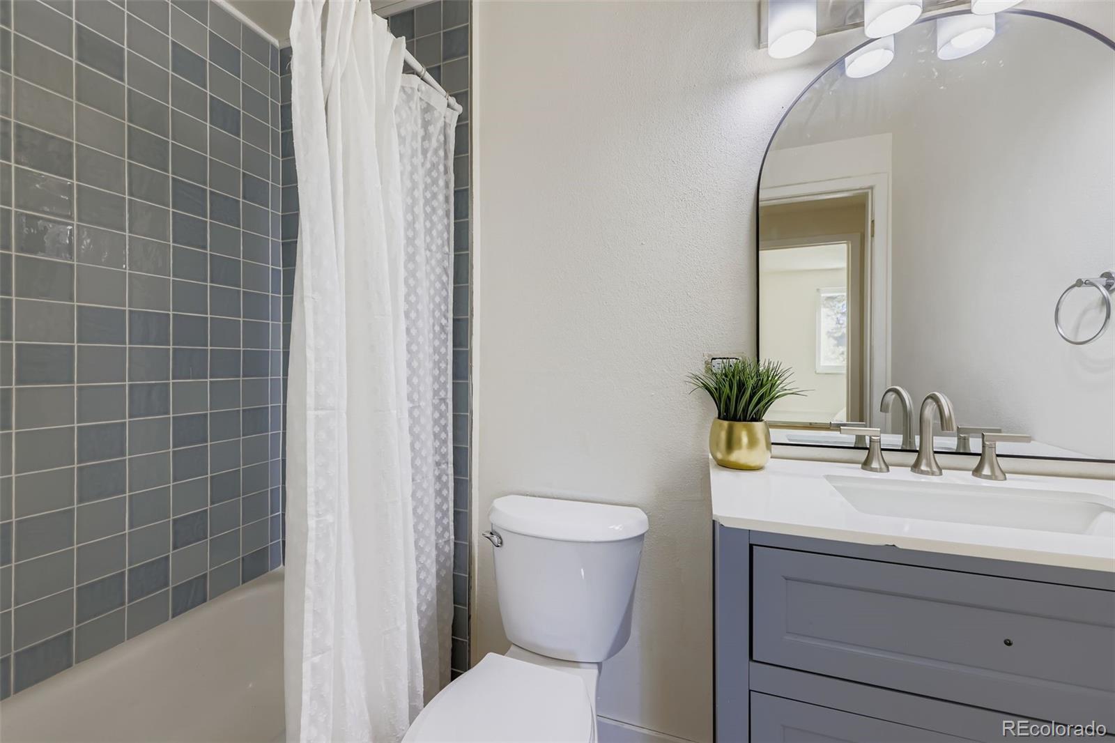 MLS Image #15 for 1525 s holly street 201,denver, Colorado