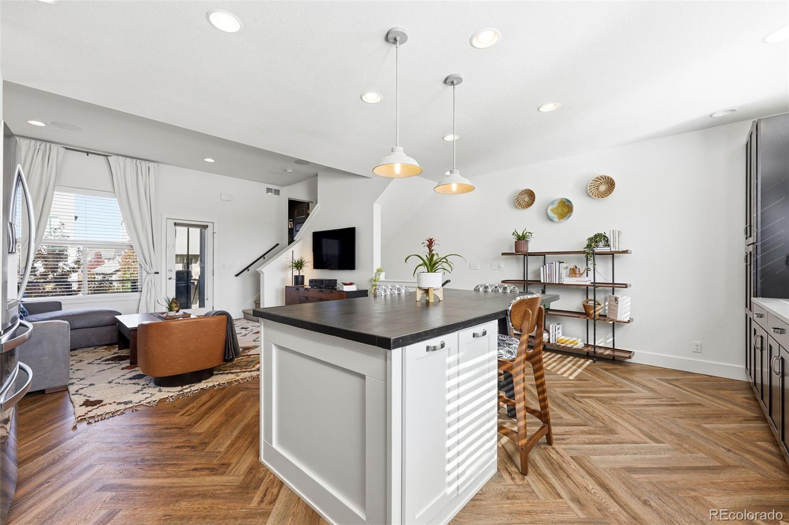 MLS Image #8 for 9120 e 52nd drive ,denver, Colorado