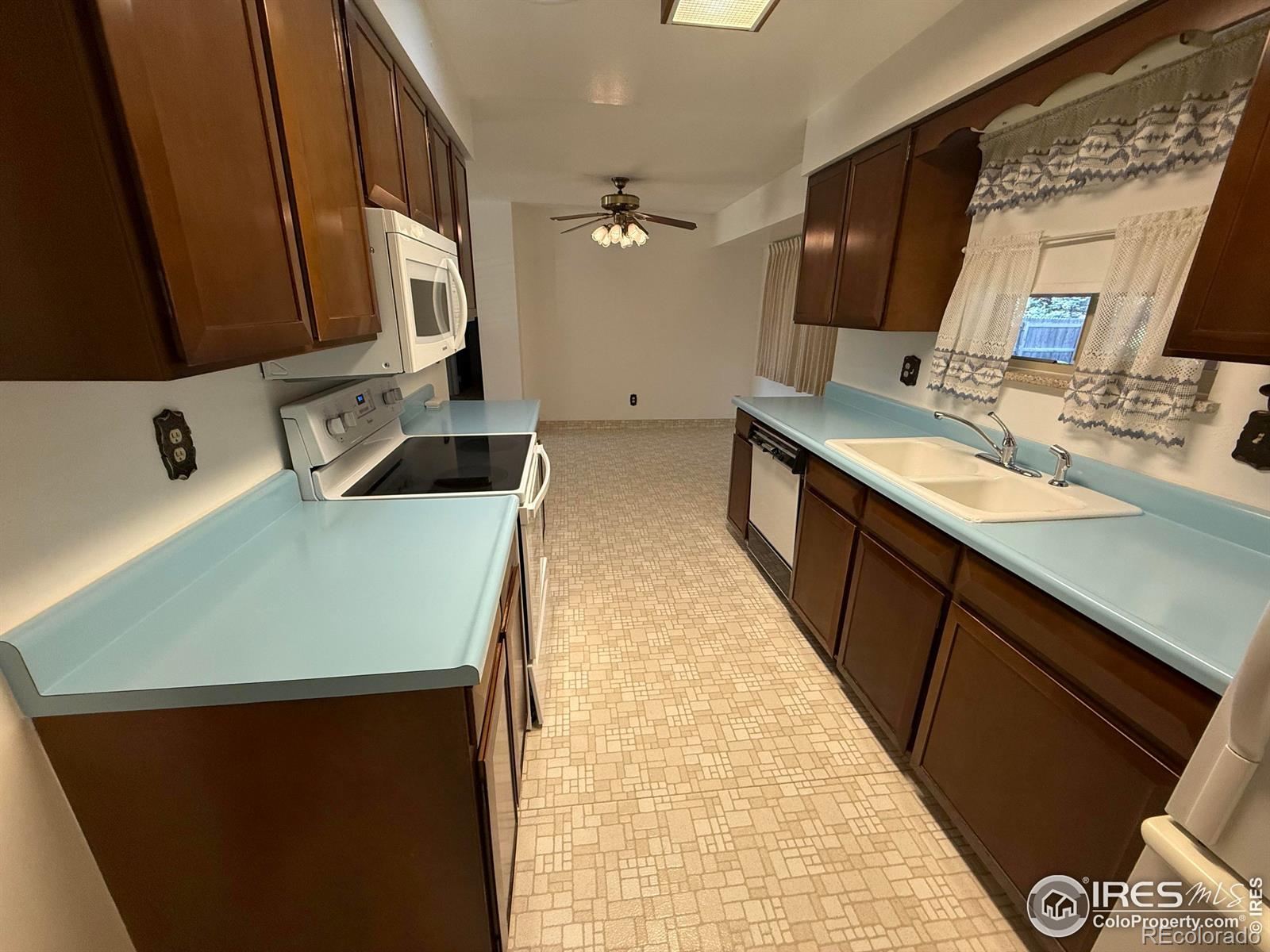 MLS Image #3 for 1727 s field court,lakewood, Colorado
