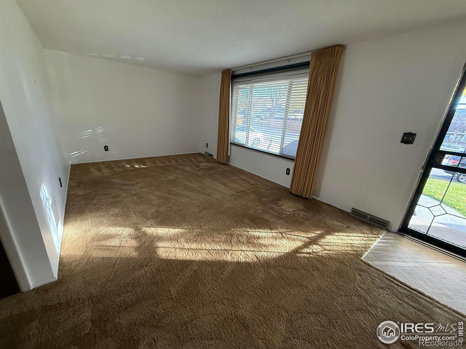 MLS Image #6 for 1727 s field court,lakewood, Colorado