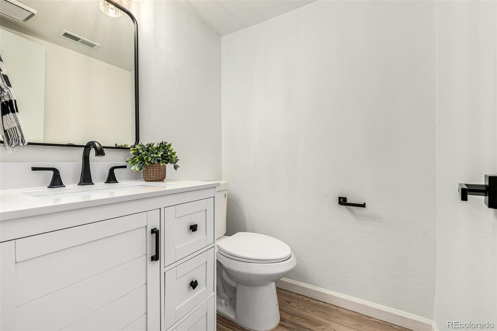 MLS Image #16 for 4083 s kirk way,aurora, Colorado