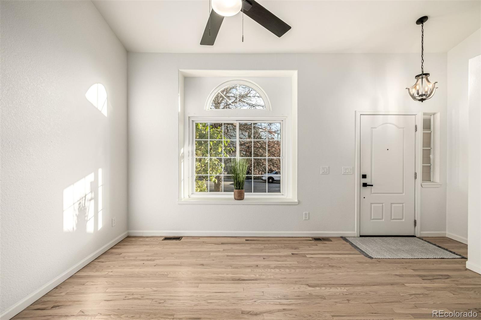 MLS Image #5 for 4083 s kirk way,aurora, Colorado