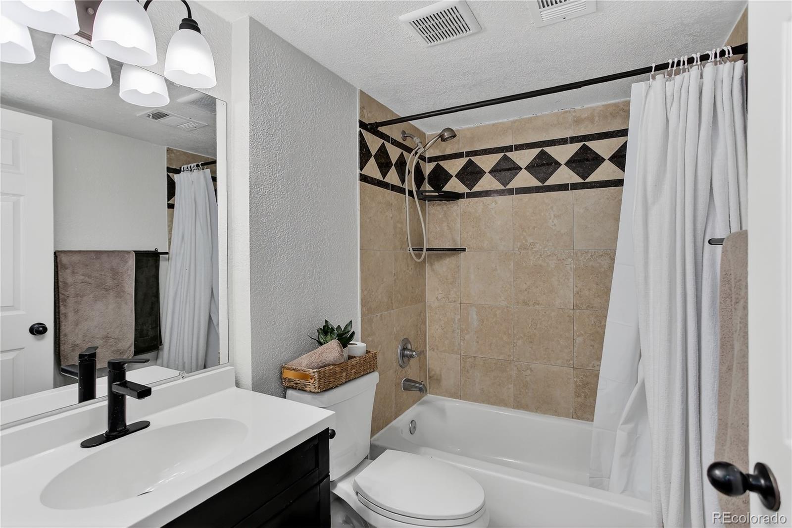 MLS Image #10 for 3920 s truckee court,aurora, Colorado