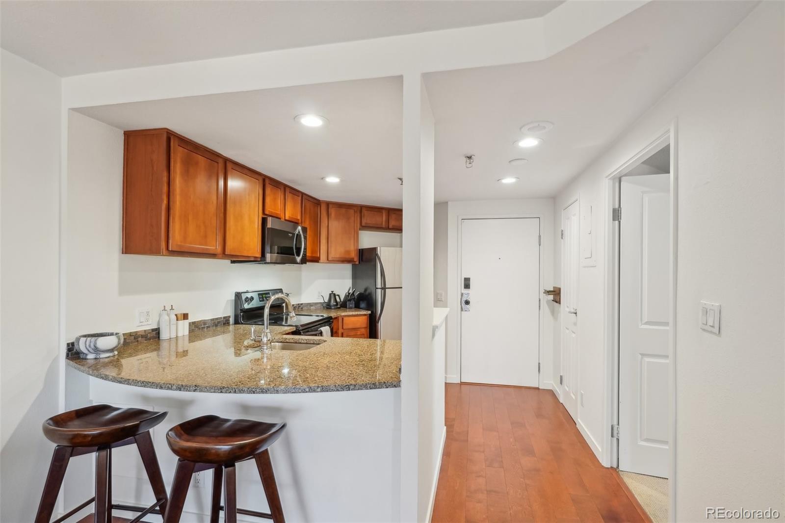 MLS Image #8 for 100  park avenue 304,denver, Colorado