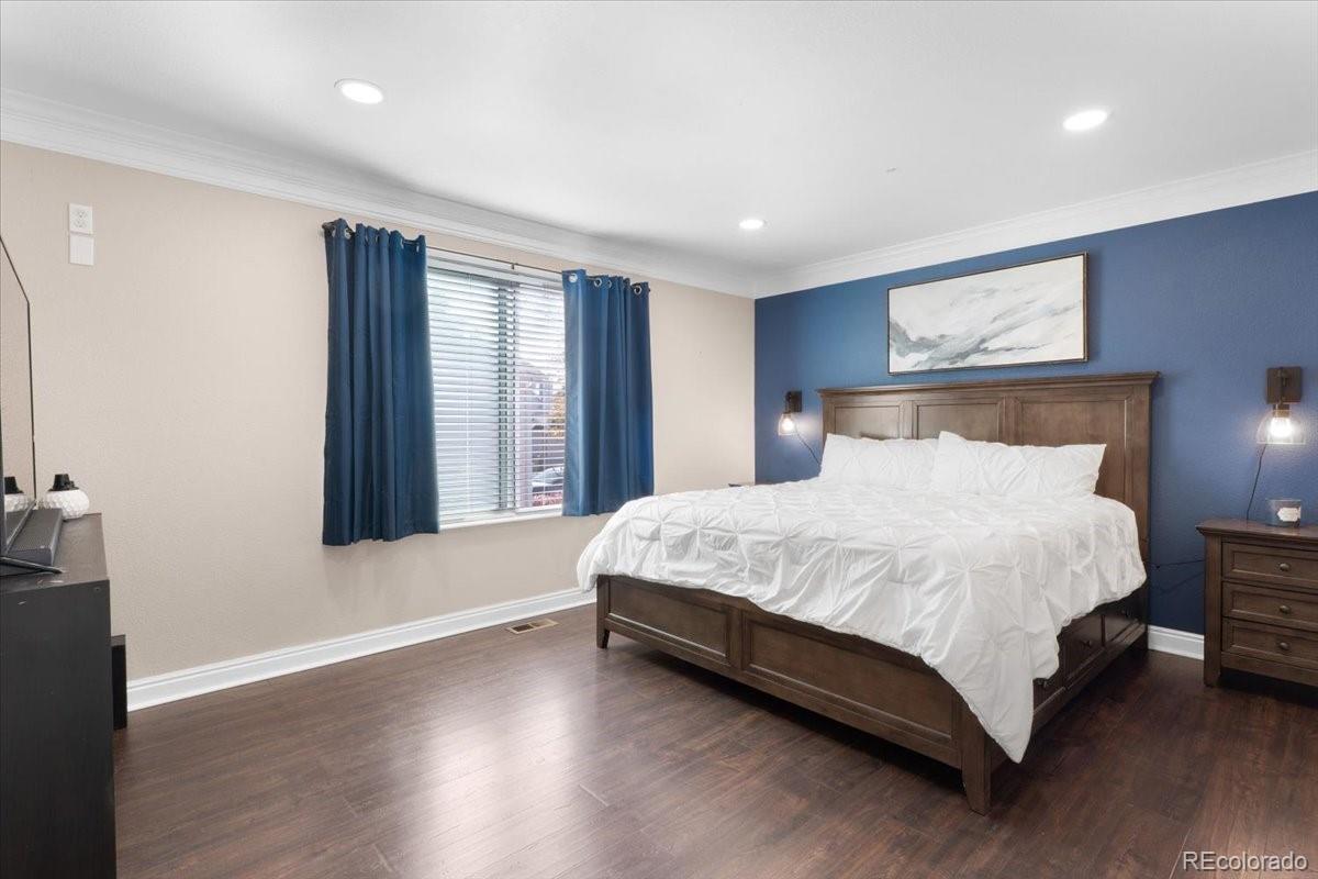 MLS Image #11 for 20423 e 43rd avenue,denver, Colorado
