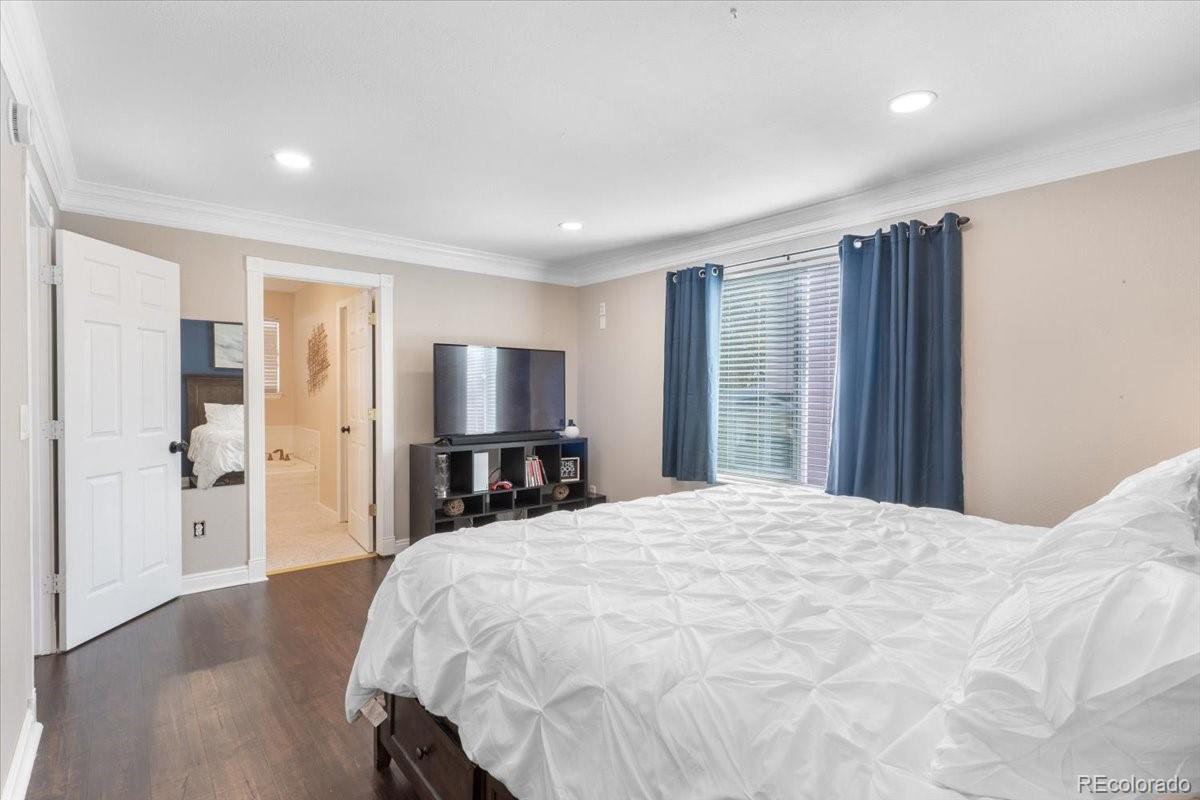 MLS Image #12 for 20423 e 43rd avenue,denver, Colorado