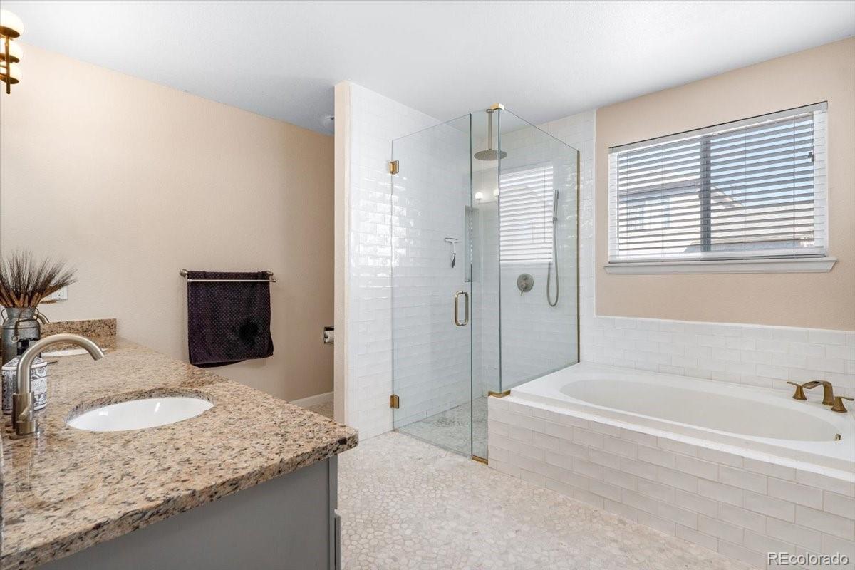 MLS Image #13 for 20423 e 43rd avenue,denver, Colorado