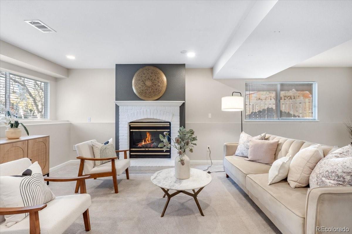 MLS Image #16 for 20423 e 43rd avenue,denver, Colorado