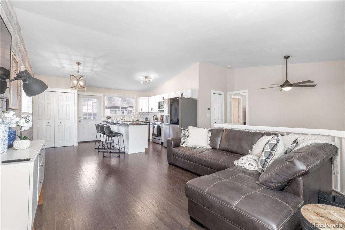 MLS Image #6 for 20423 e 43rd avenue,denver, Colorado
