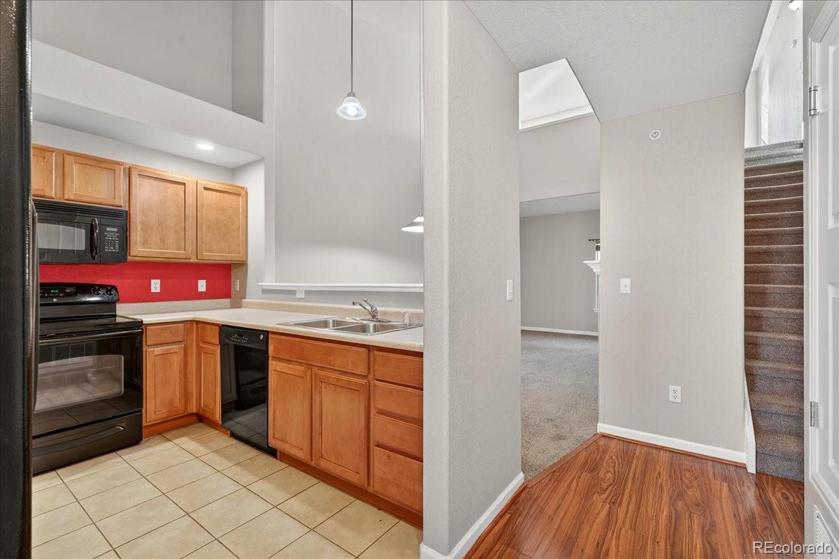MLS Image #5 for 5800  tower road,denver, Colorado
