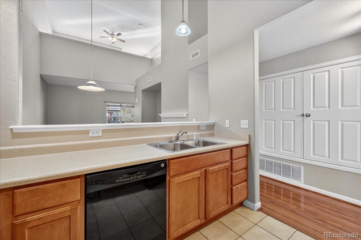 MLS Image #8 for 5800  tower road,denver, Colorado