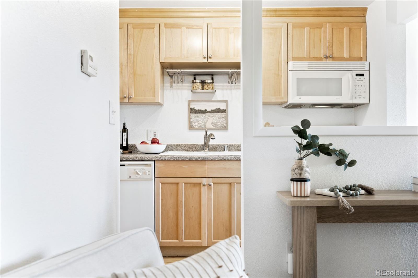MLS Image #3 for 148 s emerson street 303,denver, Colorado