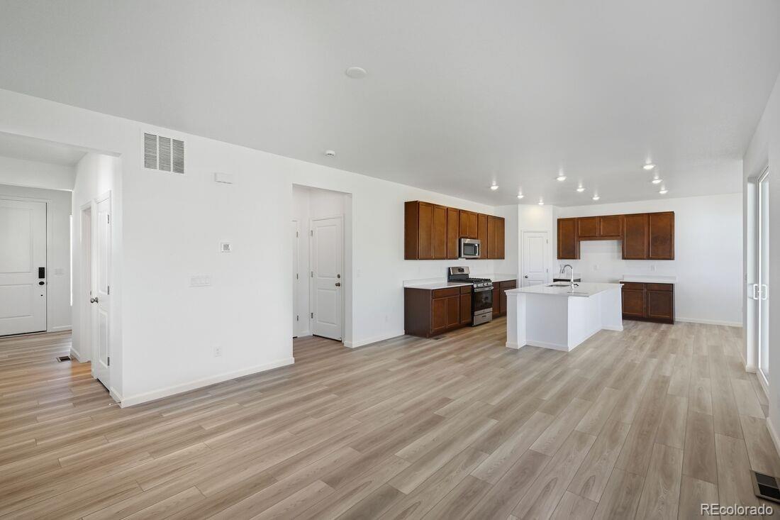 MLS Image #11 for 39803  penn road,elizabeth, Colorado
