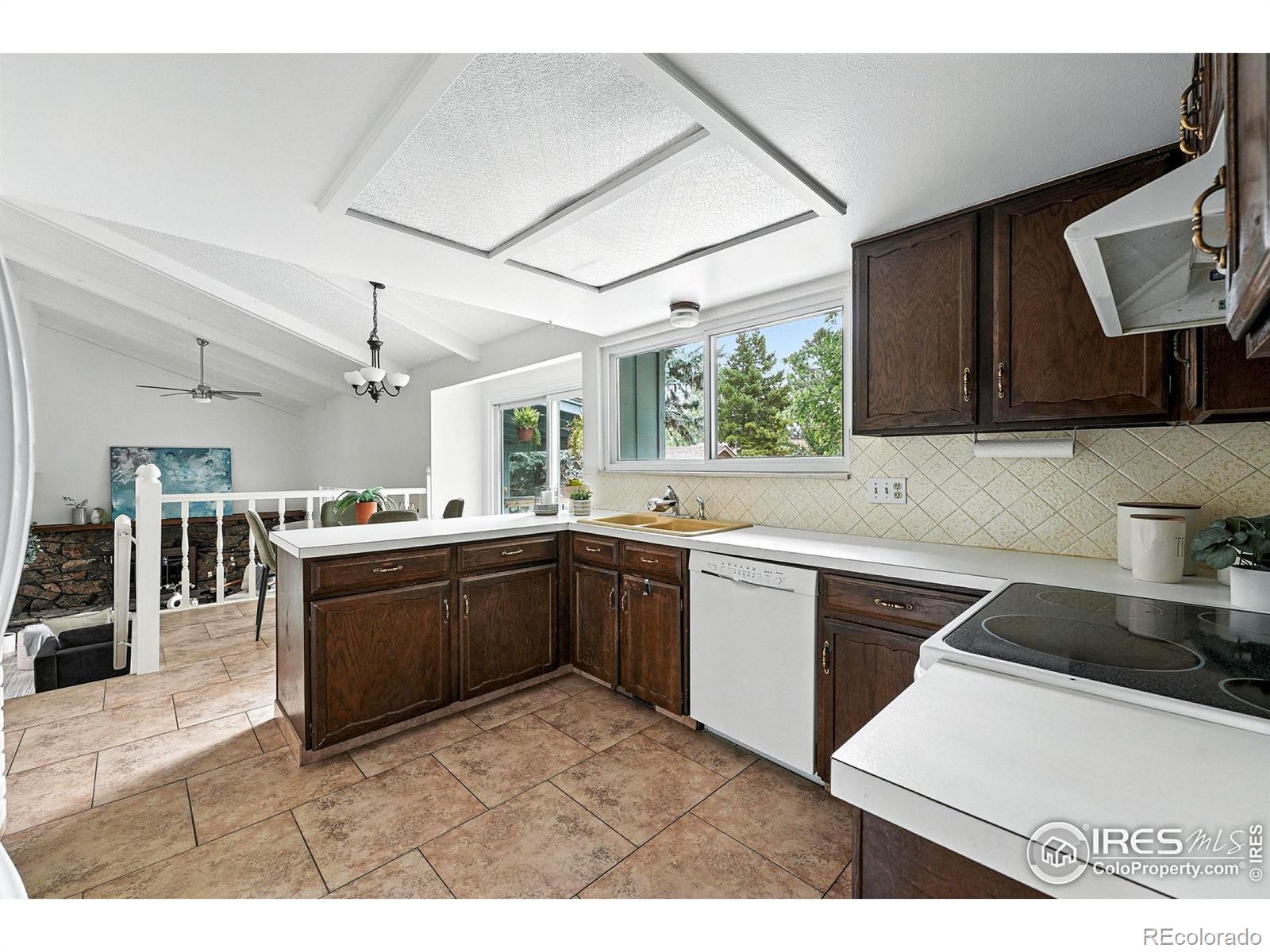 MLS Image #16 for 8764 e radcliff avenue,denver, Colorado