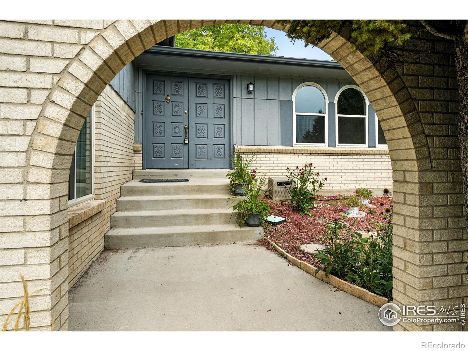 MLS Image #2 for 8764 e radcliff avenue,denver, Colorado