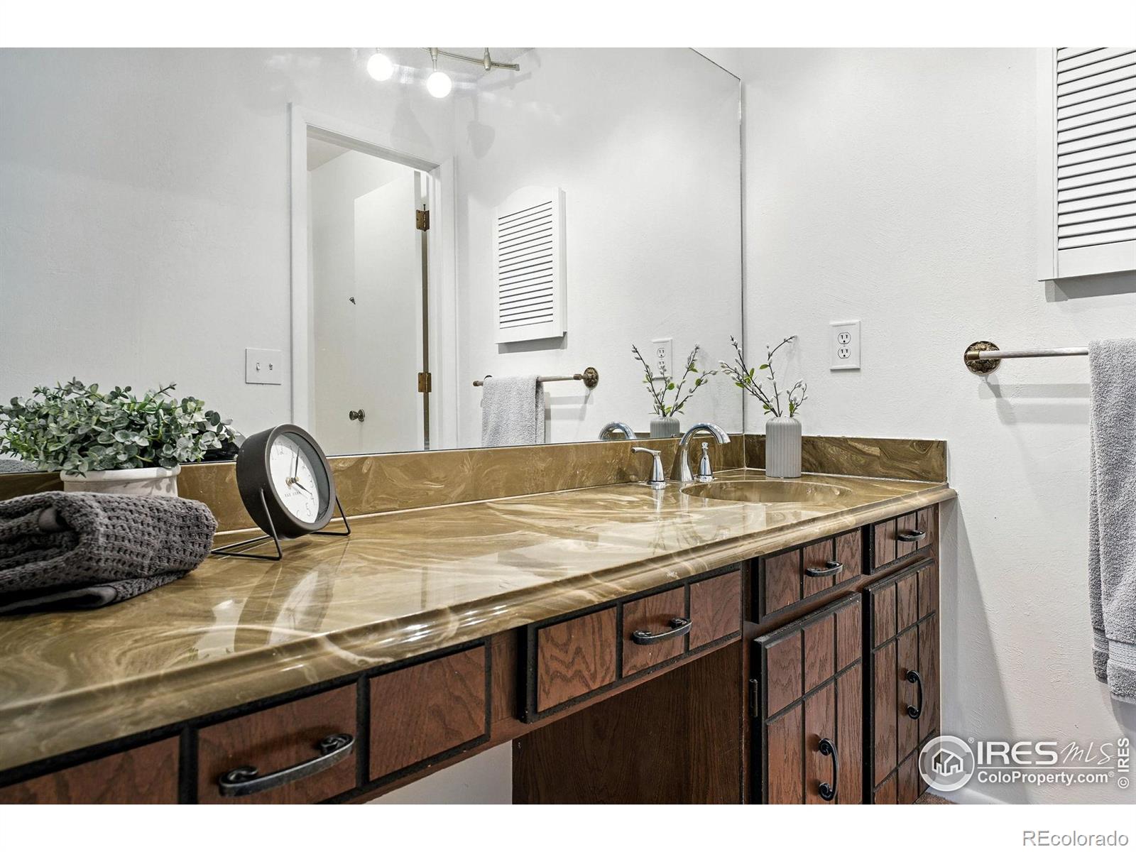 MLS Image #33 for 8764 e radcliff avenue,denver, Colorado