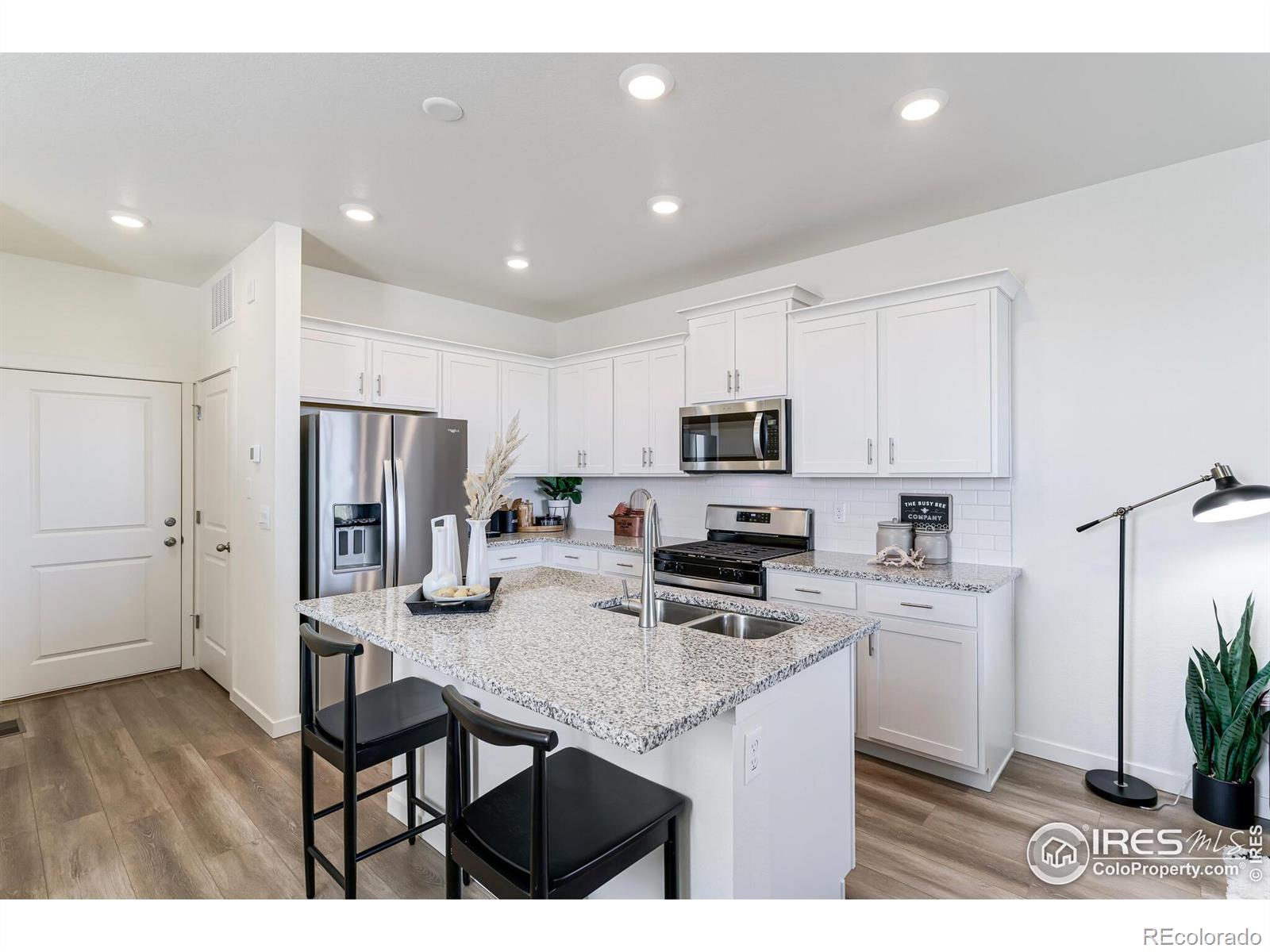 MLS Image #4 for 920  logan peak way,berthoud, Colorado