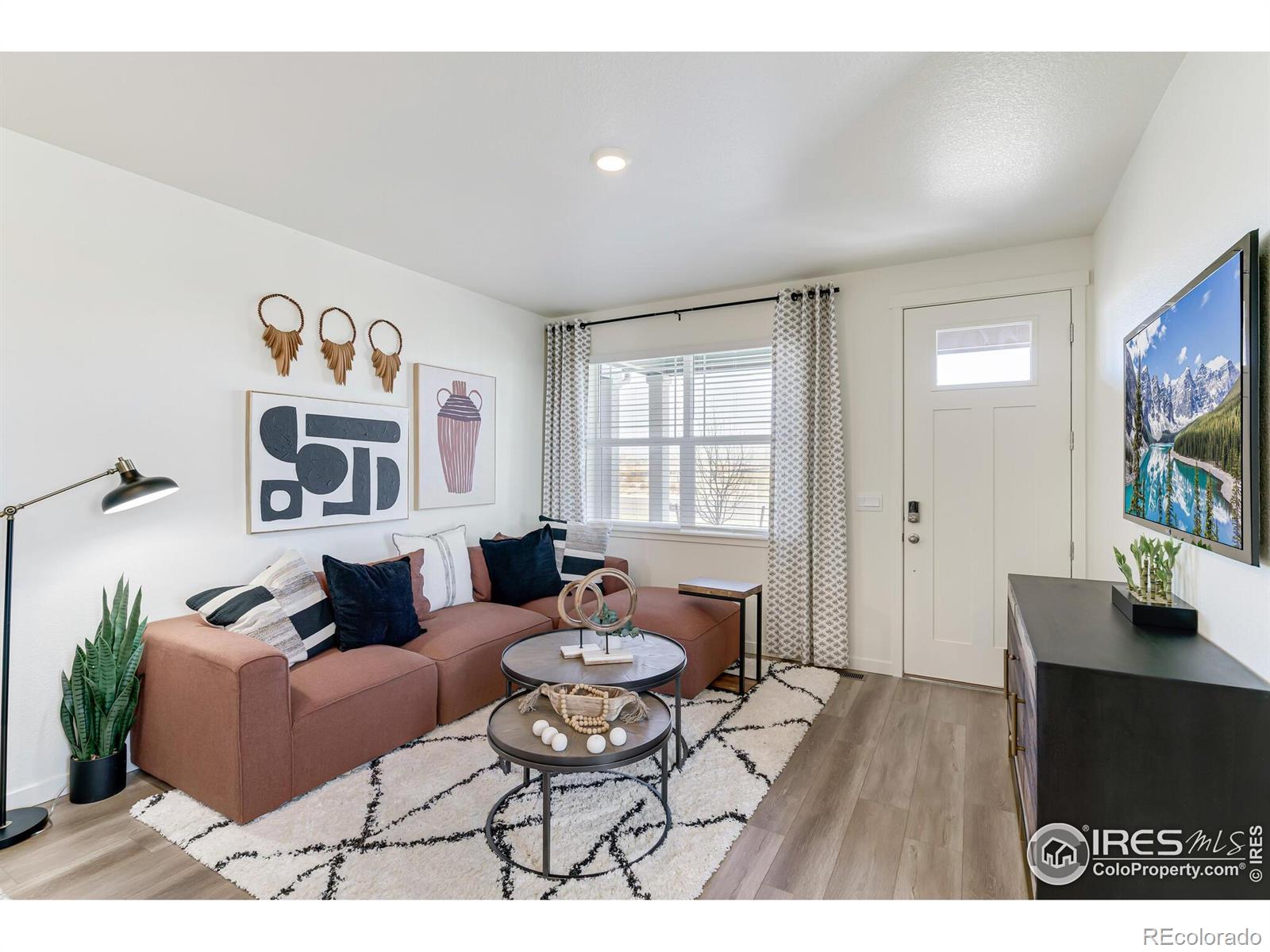 MLS Image #5 for 920  logan peak way,berthoud, Colorado