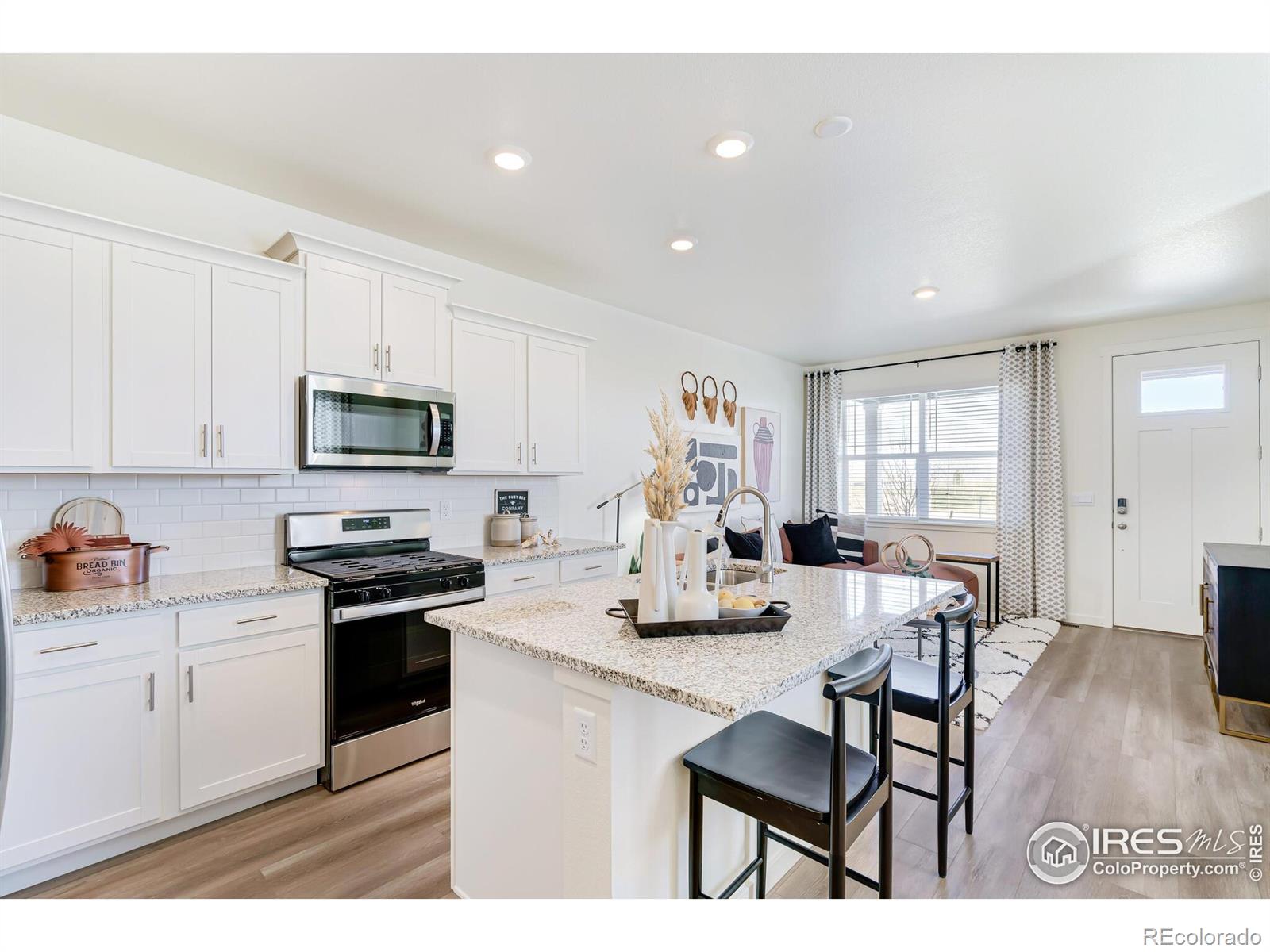MLS Image #6 for 920  logan peak way,berthoud, Colorado