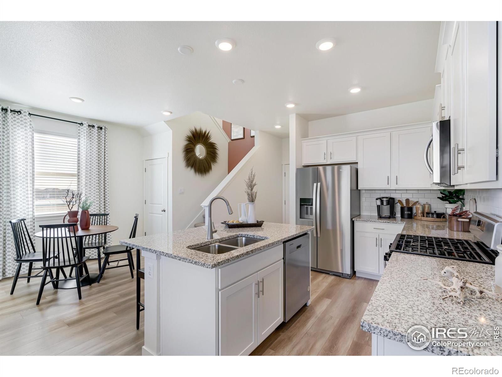 MLS Image #9 for 920  logan peak way,berthoud, Colorado