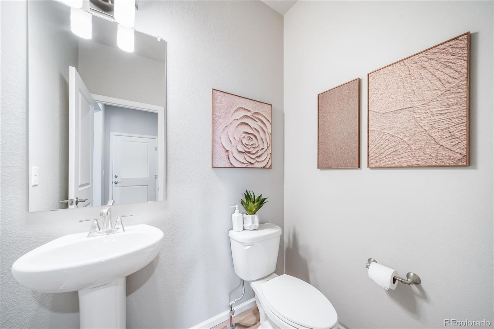 MLS Image #17 for 3830 n tempe street,aurora, Colorado