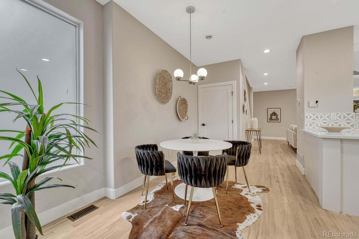 MLS Image #10 for 522  columbine street,denver, Colorado