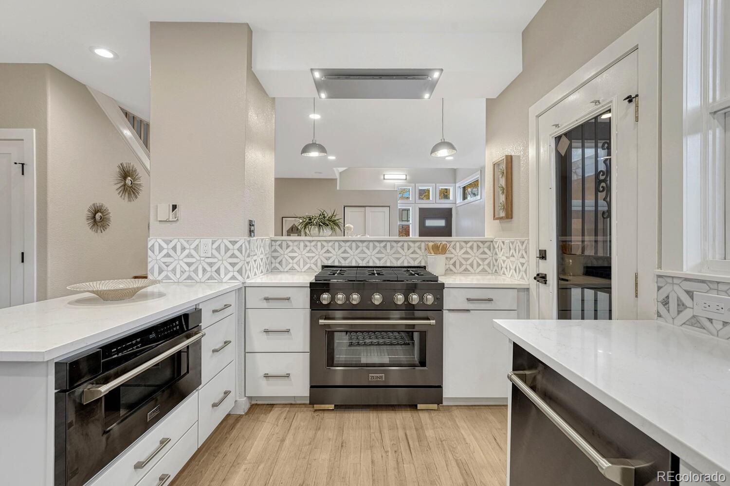 MLS Image #13 for 522  columbine street,denver, Colorado