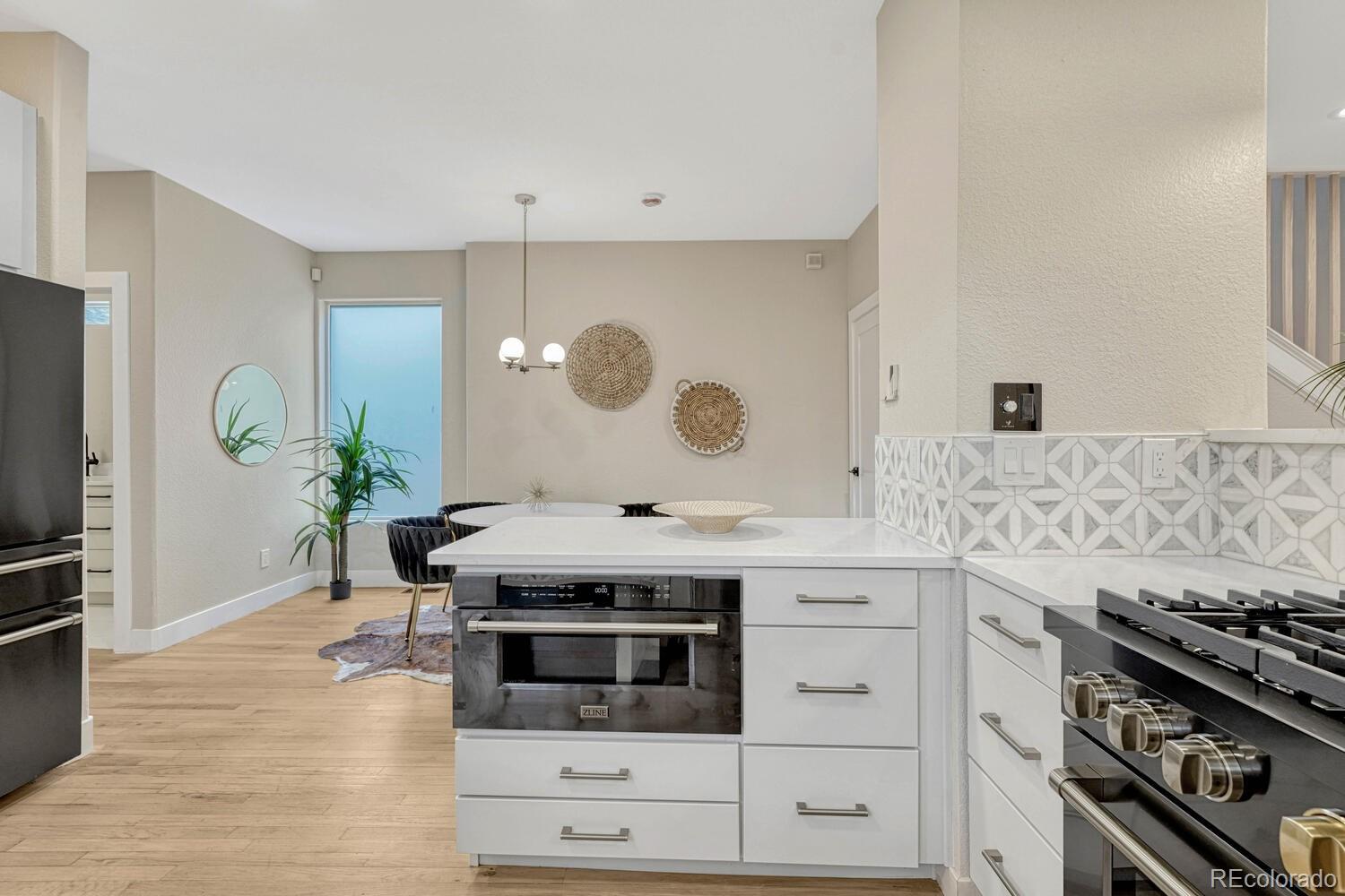 MLS Image #14 for 522  columbine street,denver, Colorado