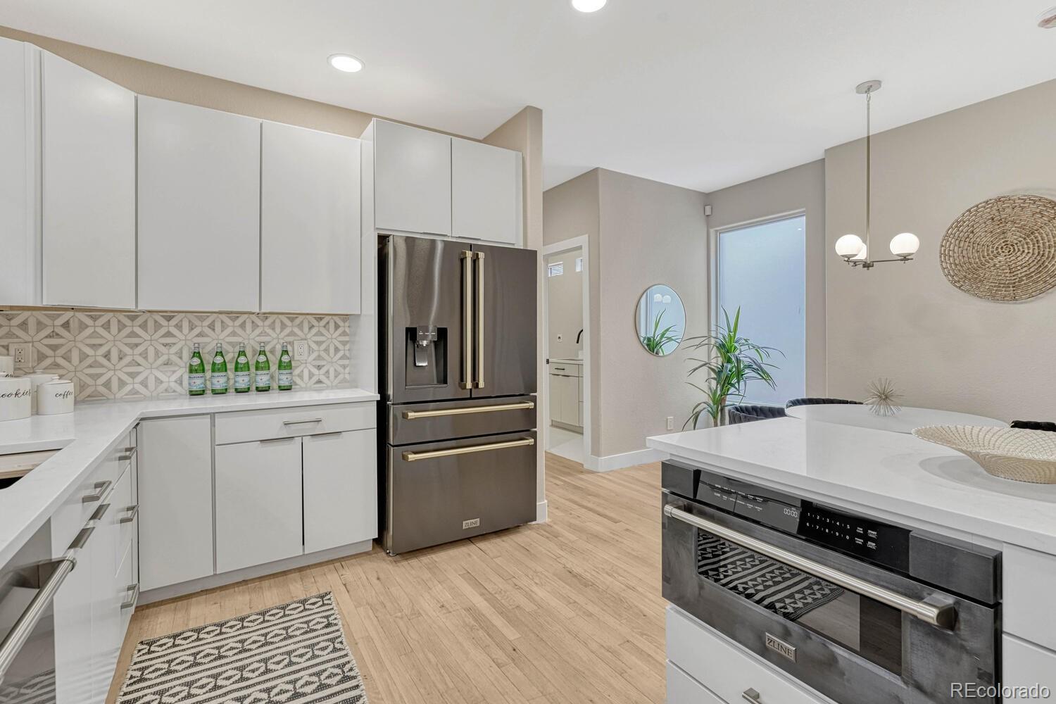 MLS Image #15 for 522  columbine street,denver, Colorado