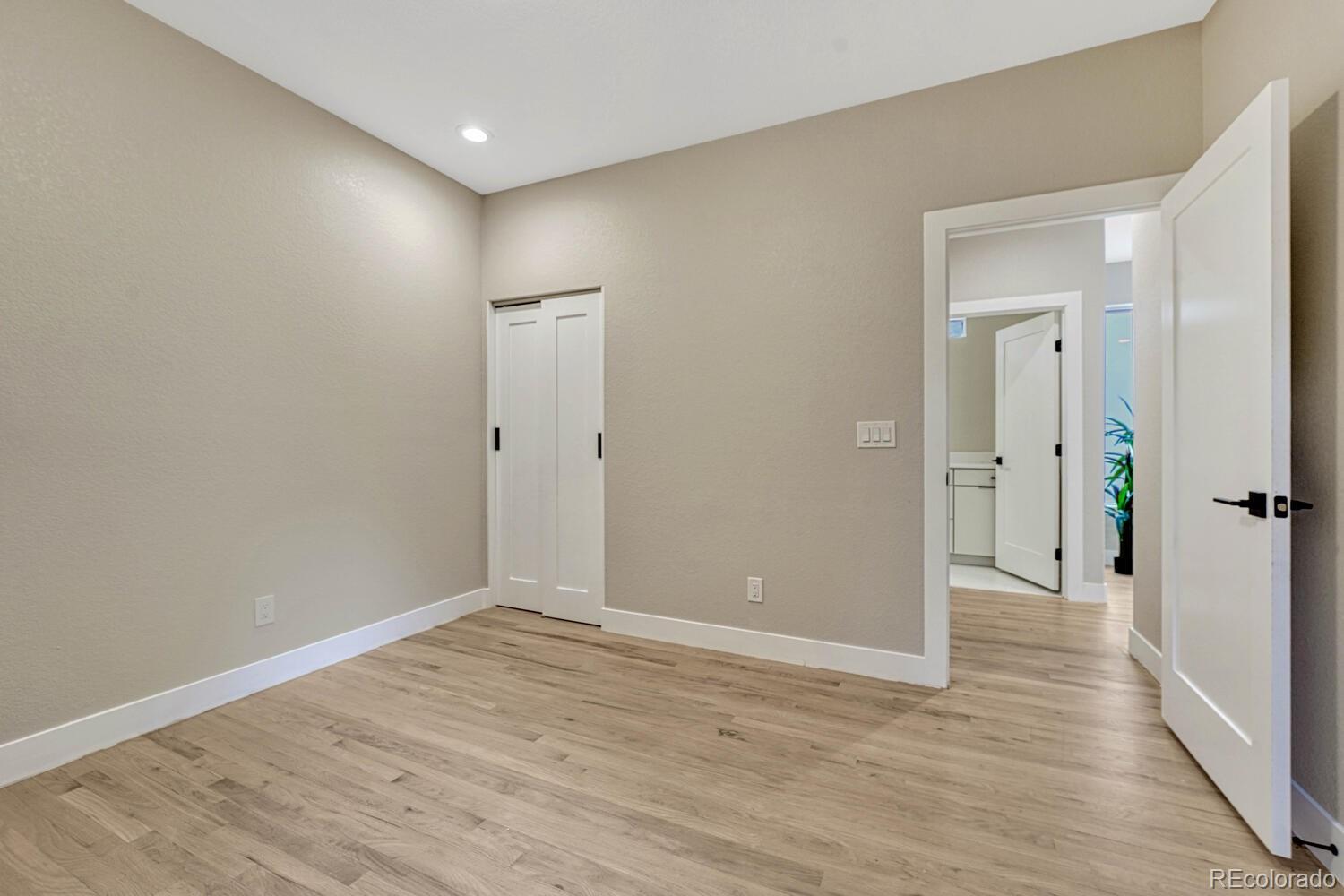 MLS Image #18 for 522  columbine street,denver, Colorado