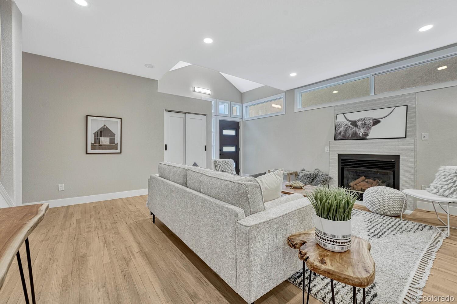 MLS Image #6 for 522  columbine street,denver, Colorado