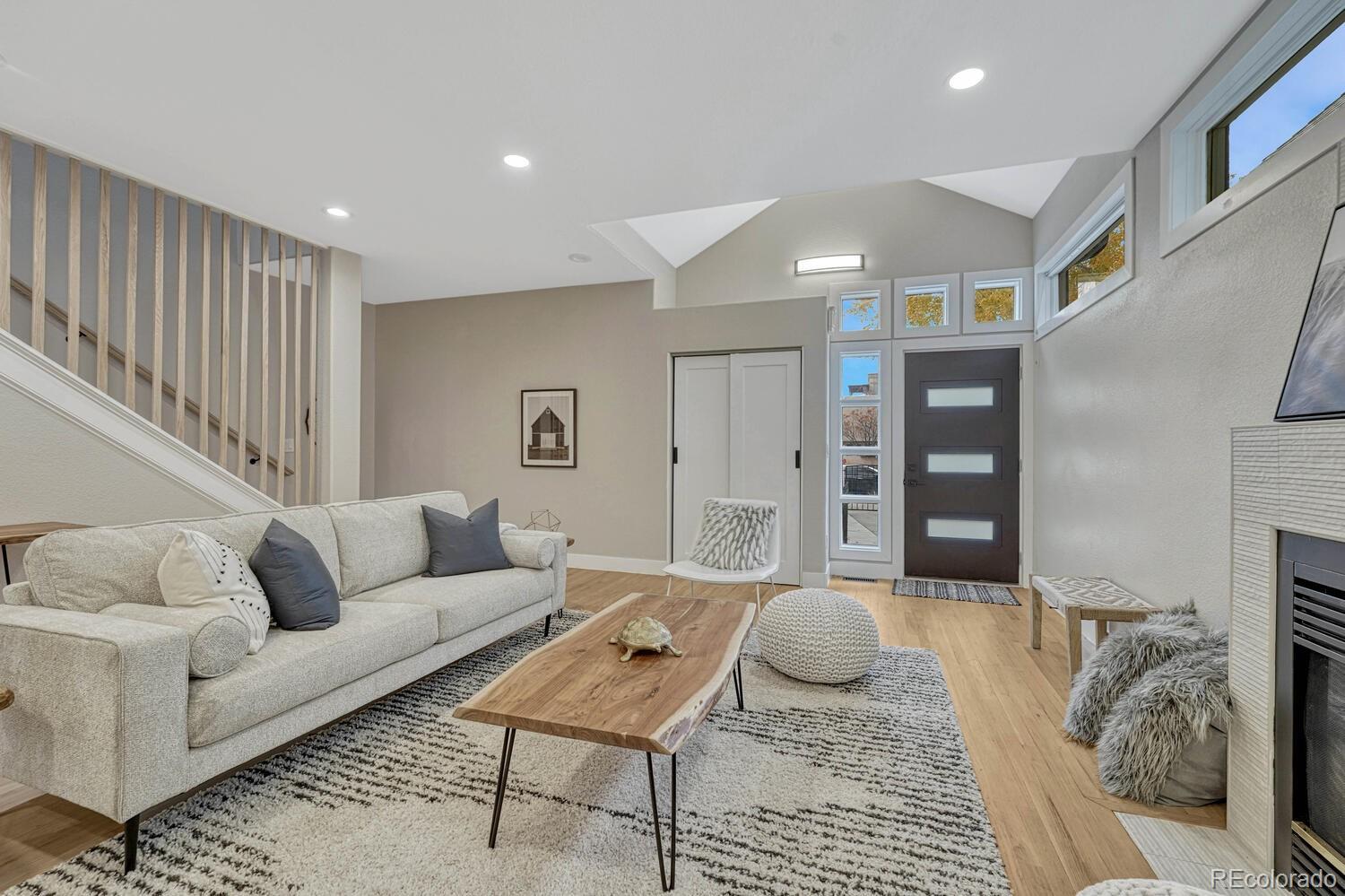 MLS Image #7 for 522  columbine street,denver, Colorado