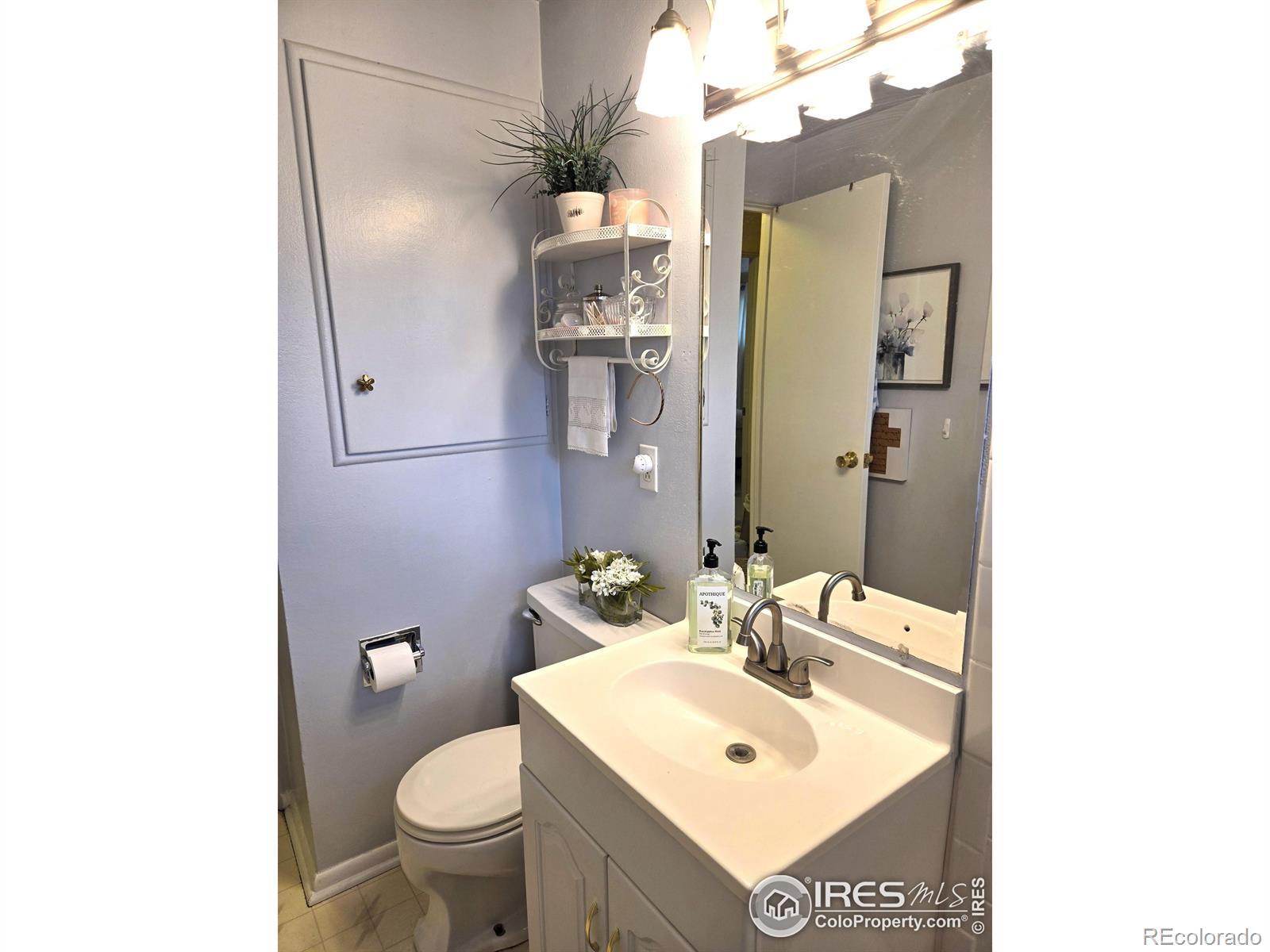 MLS Image #15 for 1697 s bryant street,denver, Colorado