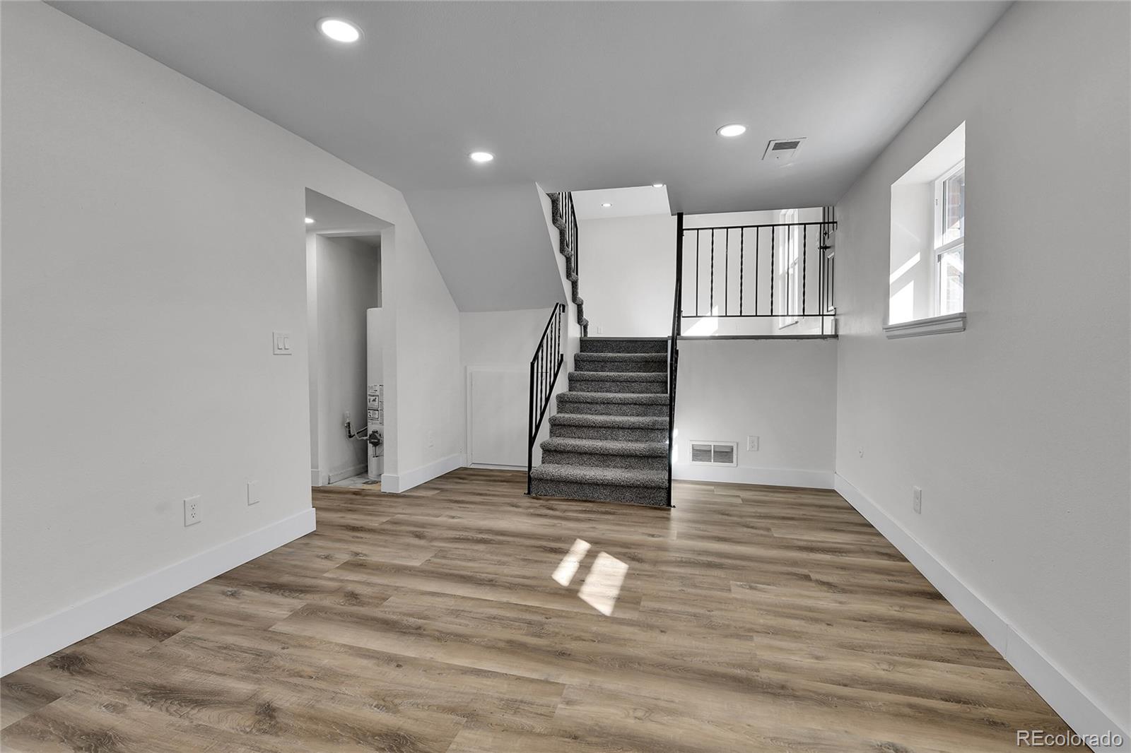MLS Image #11 for 16555 e arkansas avenue,aurora, Colorado