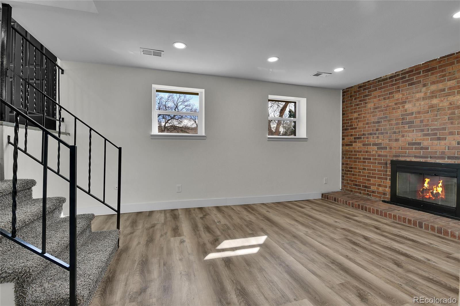 MLS Image #13 for 16555 e arkansas avenue,aurora, Colorado