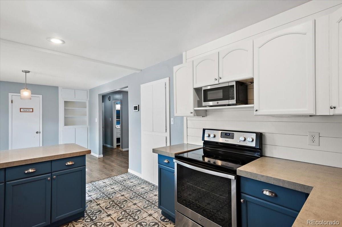 MLS Image #8 for 817  grand boulevard,colorado springs, Colorado