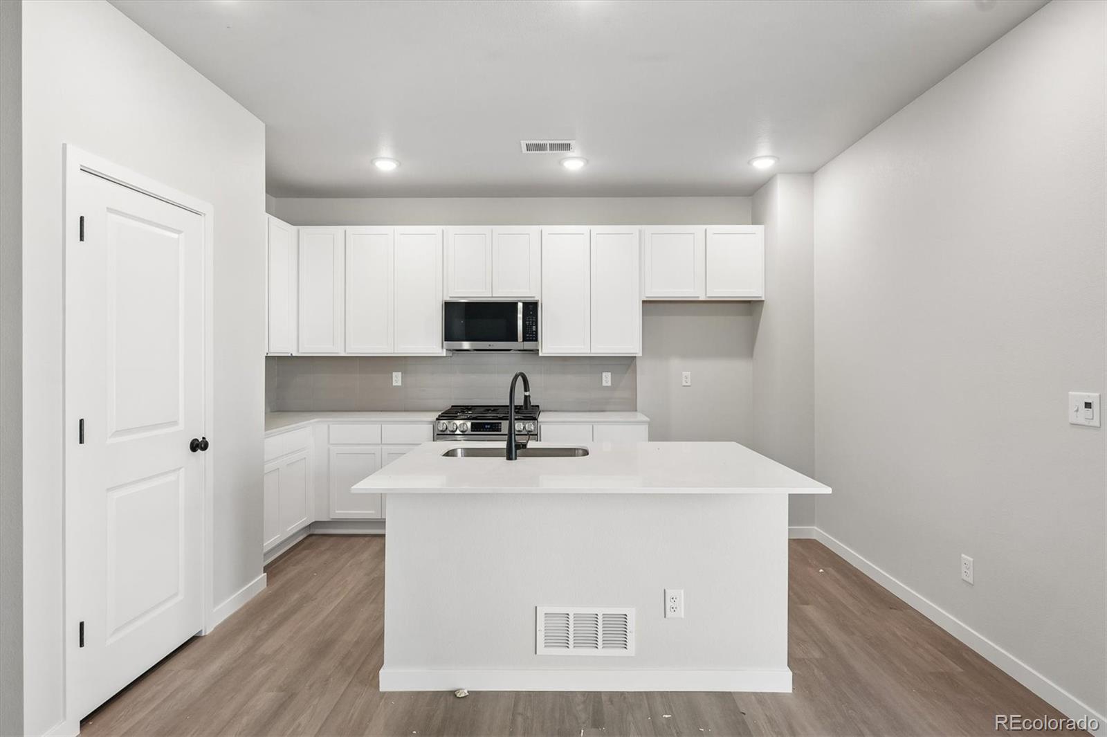MLS Image #8 for 22795 e 47th avenue,aurora, Colorado