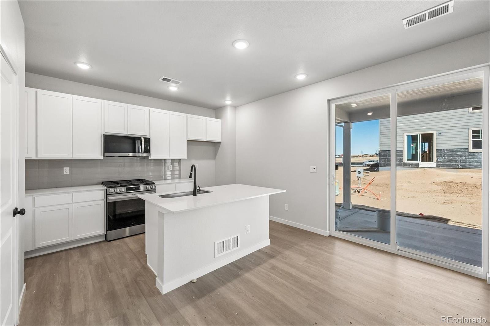 MLS Image #9 for 22795 e 47th avenue,aurora, Colorado