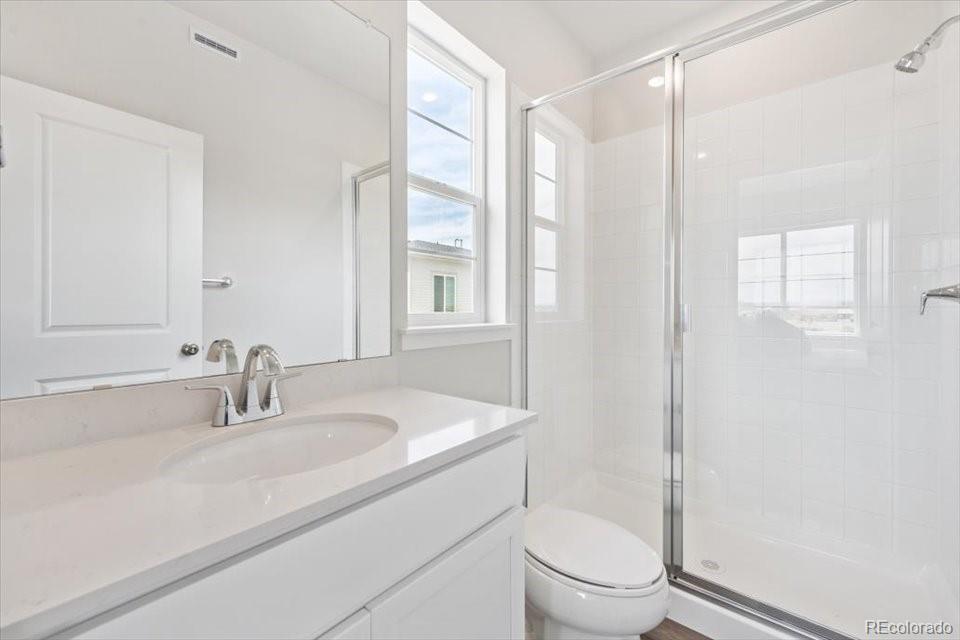 MLS Image #14 for 22639 e 47th drive,aurora, Colorado
