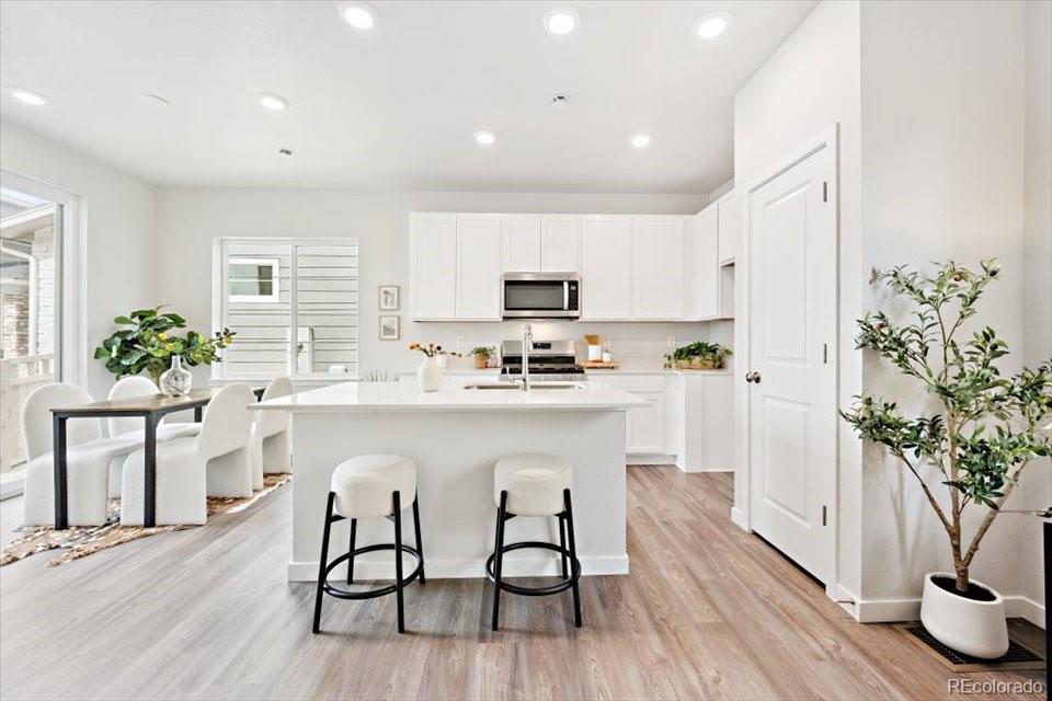 MLS Image #3 for 22639 e 47th drive,aurora, Colorado