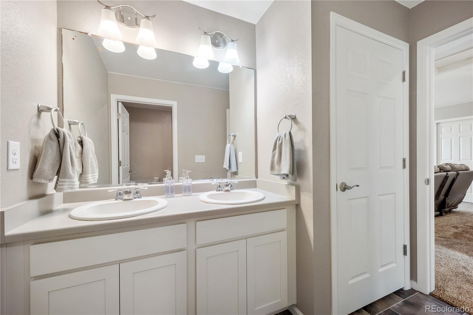 MLS Image #25 for 19911 e 61st place,aurora, Colorado
