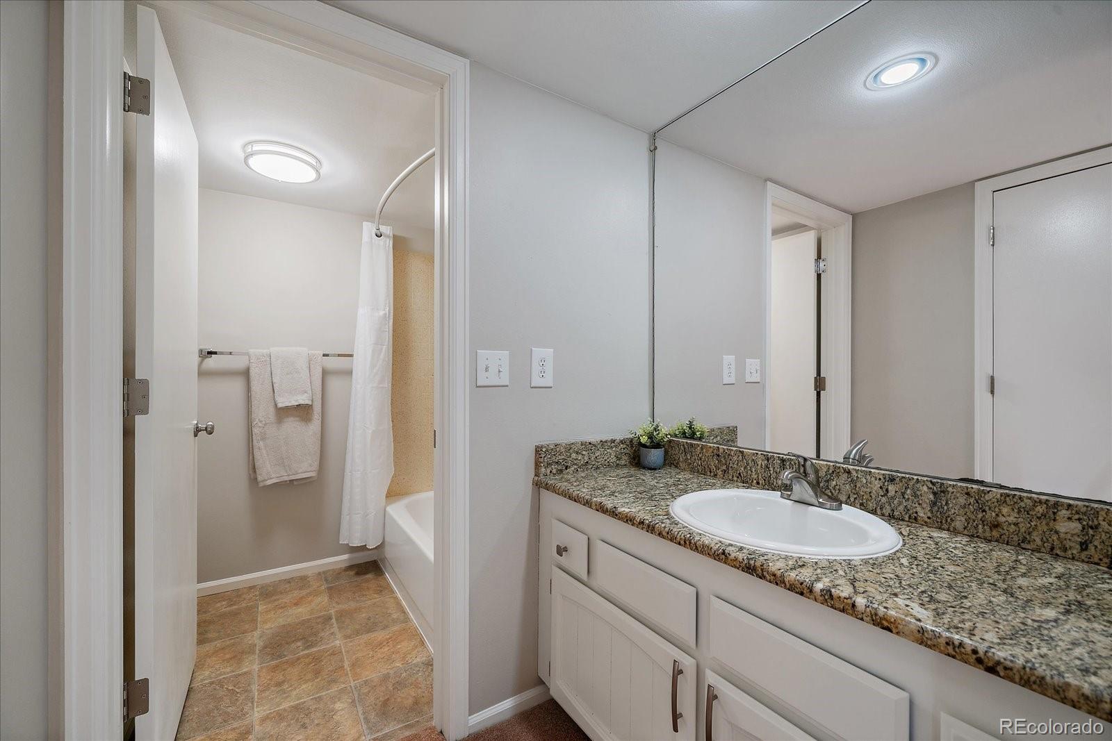 MLS Image #14 for 6495 s havana street a,englewood, Colorado