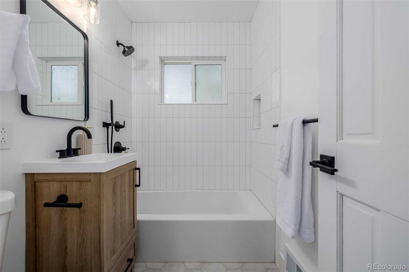 MLS Image #16 for 2213 s meade street,denver, Colorado