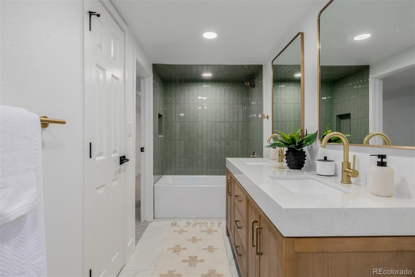 MLS Image #23 for 2213 s meade street,denver, Colorado