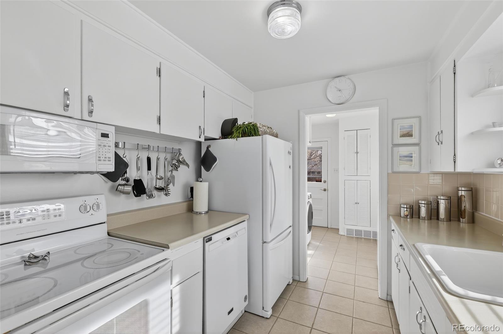 MLS Image #12 for 3420 s eudora street,denver, Colorado