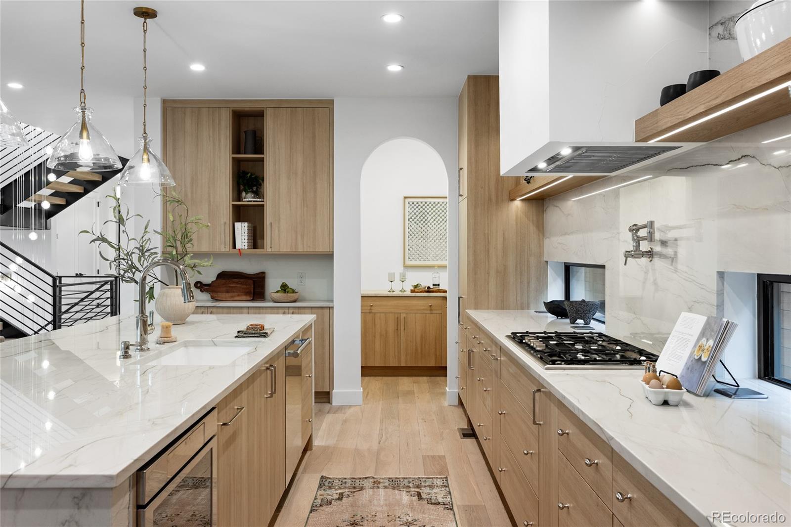 MLS Image #13 for 592 s high street,denver, Colorado