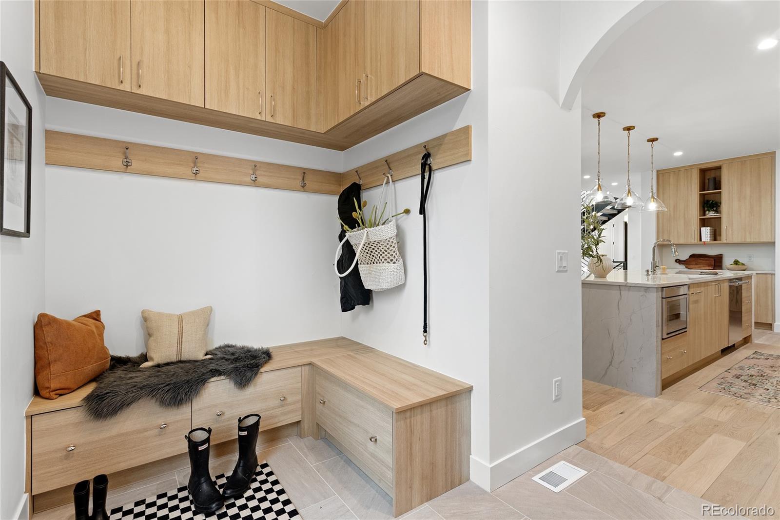 MLS Image #15 for 592 s high street,denver, Colorado